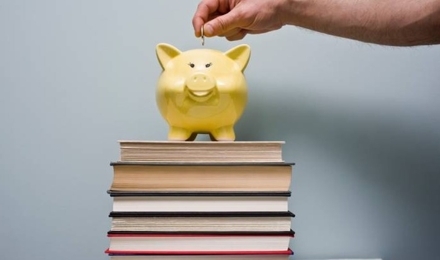Si può presentare la domanda di contributi scolastici relativi a Borse di Studio (Rimborso Spese didattiche) 2019_20 e Libri di Testo 2020_21.